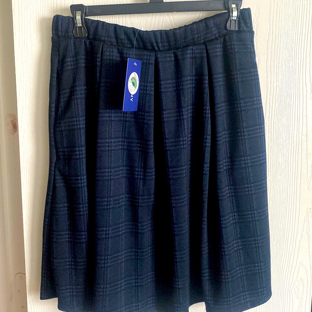 Dark blue skirt!